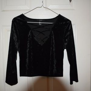 Black velvet crop top, long-sleeved